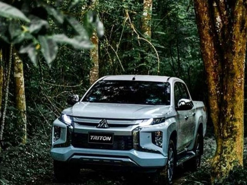 Imagem 5 de 12 de Mitsubishi L200 Triton Sport Hpe S 4wd 2.4, Lançamento