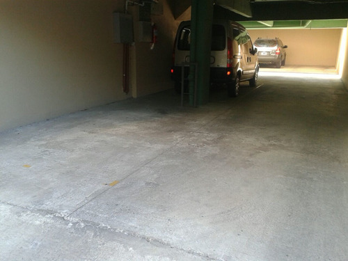 Imagen 4 de 8 de Doble Cochera Zona Centro De Caseros Oportunidad