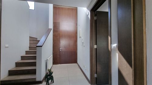 Casa En Venta De 4 Dorm. En Colina Chicureo
