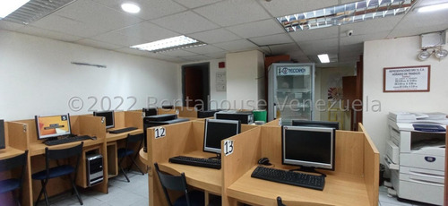 Vendo Estupendo Local Comercial Ubicado En La Pb De Edificio Residencial La Florida !!! Ideal Para Iniciar O Ampliar Cualquier Actividad Comercial, Exceptuando Restaurantes.!!!
