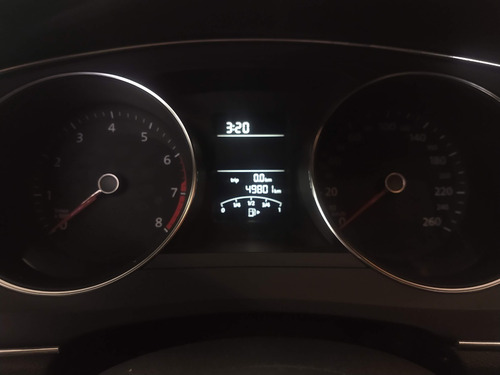Imagen 4 de 11 de Jetta Mkvi Trendline Automatico Plata Blanco 2017