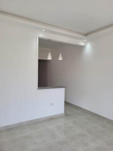 Imagem 5 de 9 de Casa No Bairro Jequitibá, Em Itanhaém, Litoral Sul De São Paulo, Localizada No Lado Praia À 500 Metros Do Mar. Imóvel Com 186 M² De Terreno Sendo 85,5 M² De Área Construída. Possui Piscina Com Cascata