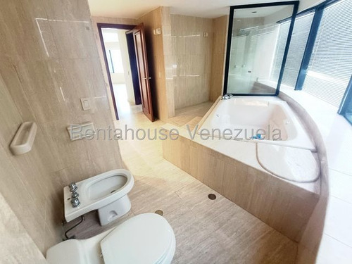 Formidable Y Amplio Apartamento En Venta De 325mts² En Chuao
