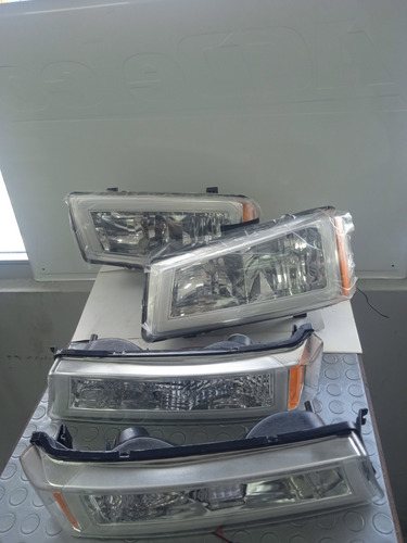 Faros Chevrolet Silverado Cara Diablo Lh/rh Original 100% Gm