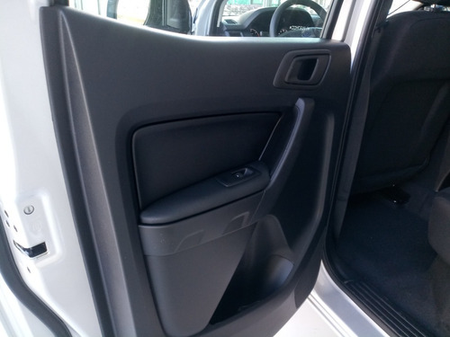 Imagen 6 de 8 de Ford Transit 2.2 Furgon Mediano 350m T/b
