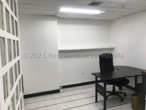 Se Vende Oficina En Los Cortijos Mls #24-7012