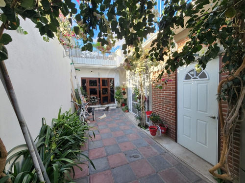 Casa En Venta En Col. Gabriel Tepepa Con Departamento Y Roof Garden