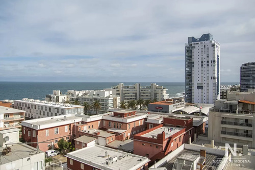Esplendido Departamento En Venta Ubicado En El Edificio Fontemar Con Panorama Al Mar.