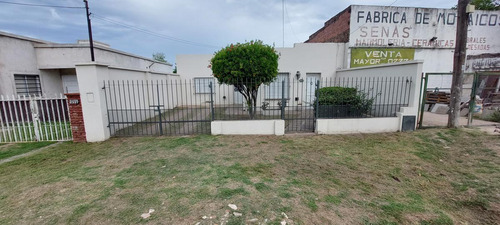 Casa De 3 Amb. En Excelente Ubicación A La Venta Cañuelas