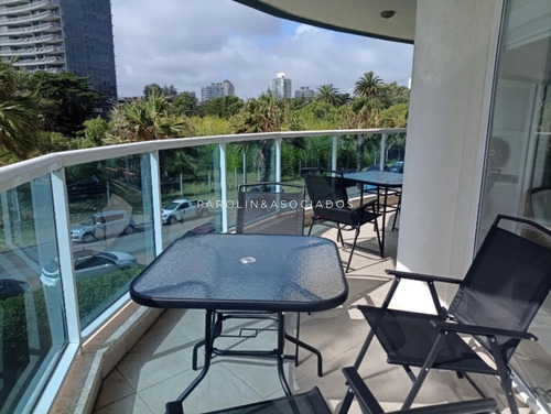 Departamento En Venta De 3 Dormitorios En Casino Tower, Punta Del Este