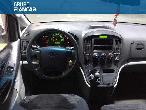 Hyundai H-1 Minibus 2012