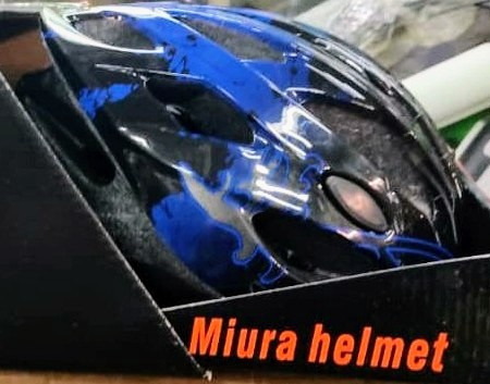 Casco Marca Miura Ajustable. Color Azul.