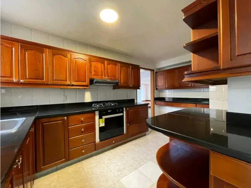En Venta Apartamento En Los Balsos, El Poblado
