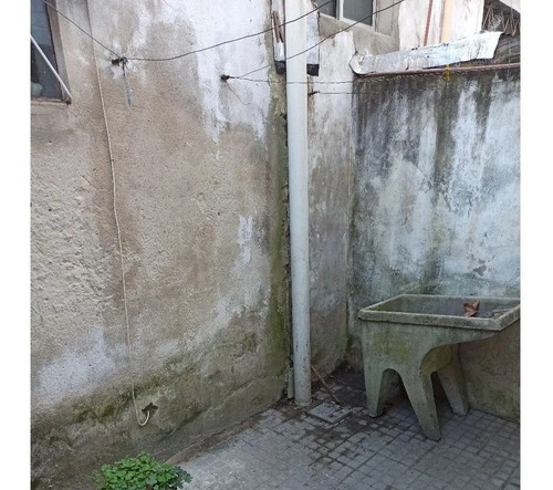 Imagen 10 de 12 de Apto Tipo Casa De 2 Dormitorios Con Patio En Cordón!