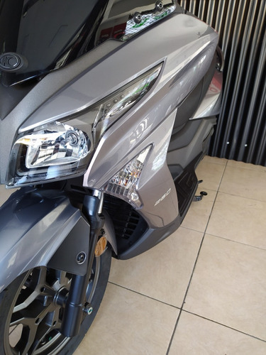 Imagen 3 de 5 de Kymco X-town 250cc 0km Pune Motos Mejor Precio Contado!