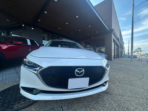 Mazda 3 Signature