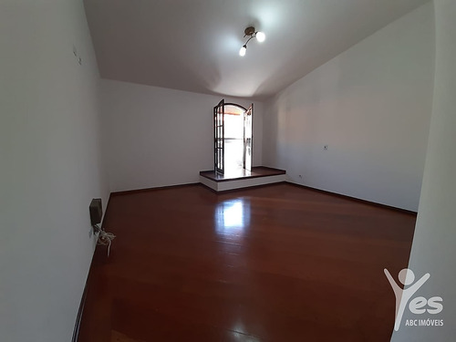 Imagem 20 de 30 de Ref.: 6101 - Sobrado 3 Quartos Sendo 1 Suíte Master Com Banheira, 6 Vagas Garagem, Jd Sto Antonio, Santo André. - 6101