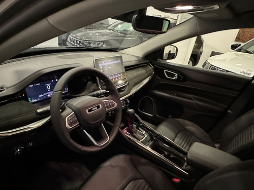 Imagen 14 de 25 de Jeep Commander H