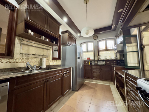 Casa Venta Vicente Lopez 7 Ambientes Jardin Pileta