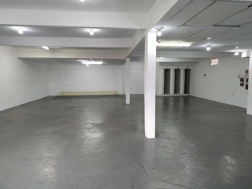 Imagem 2 de 5 de Salão Comercial Sobre Loja