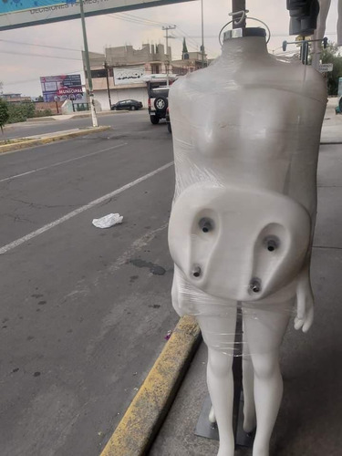 Maniquie De Mujer Plástico Con Brazos Plástico Irrompible (Usado)