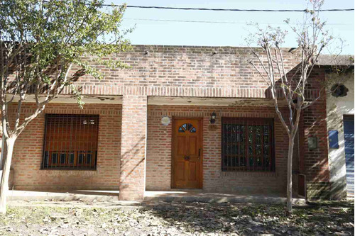 Casa En Venta Y Locales, Venta En Bloque. 