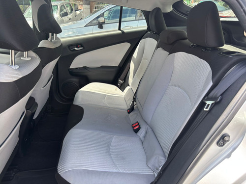 Toyota Prius 1.8 Base Cvt