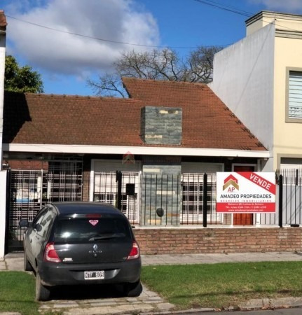 Casa 5 Amb Con Cochera, Patio Y Pileta, Ubicada En Ramirez 1772 Adrogue