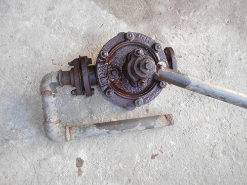 Antigua Bomba De Agua Numero 3 Tipo Reloj (Usado)