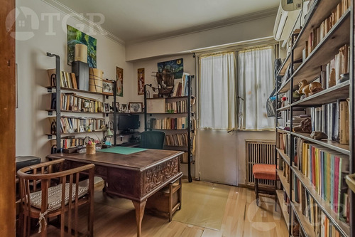 Semipiso En Venta En Recoleta, 3 Dormitorios Con Dependencia Y Balcon Corrido Al Frente