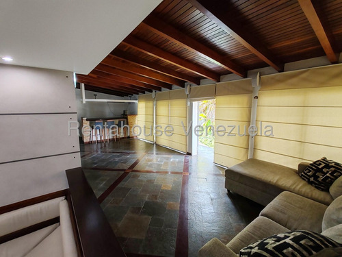 Venta Bella Casa, Urb. La Boyera, Calle Cerrada. Zonia Martinez. # 25-22579