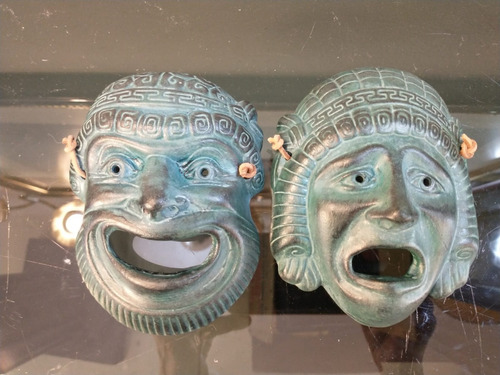 Antiguas Máscaras Griega De Terracota Tragedia Y Comedia