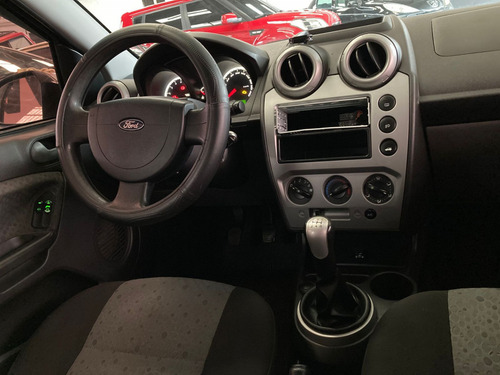 Ford Fiesta 1.6 MPI CLASS HATCH 8V FLEX 4P MANUAL