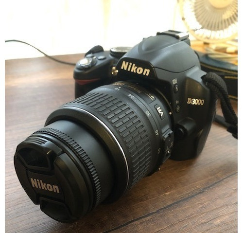  Nikon D3000 Dslr -impecable Con Accesorios- Semiprofesional