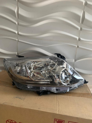 Faro Fortuner 2012  2017  Derecho Original (811300k490) 