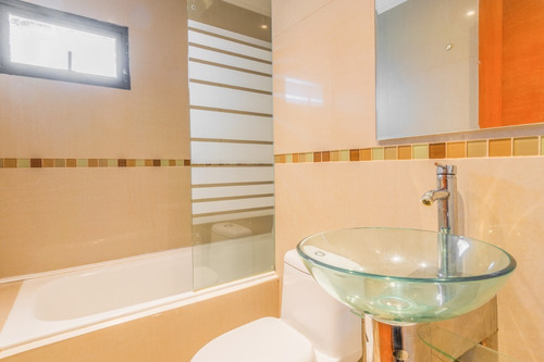 Leo I Colegio Manquehue I Moderna Y Remodelada I Impecable