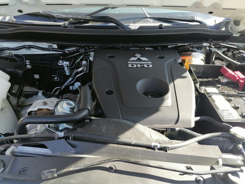 Imagen 9 de 12 de Desarmo Mitsubishi L200 Did 4x4 Diésel 2021 Por Partes
