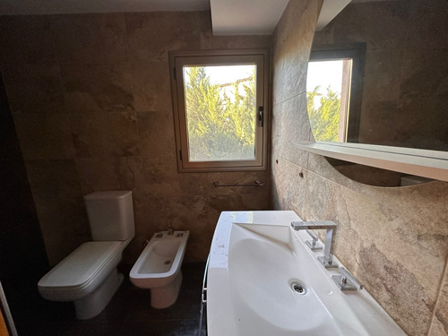 Casa En Venta 5 Dormitorios En Barrio Privado Aguadas - Funes