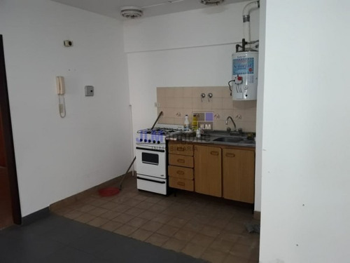 Imagen 4 de 9 de Dpto De 2 Amb Apto Profesional