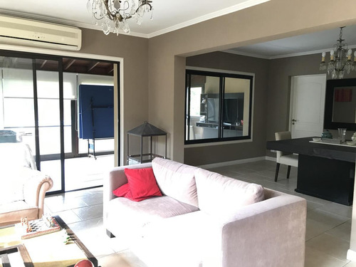 Imagen 4 de 24 de Venta | Casa Con 4 Dormitorios, Escritorio Y Playroom | Talar Del Lago I