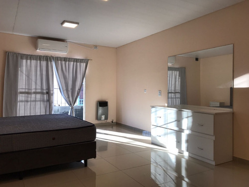 Dos Locales Con Vivienda