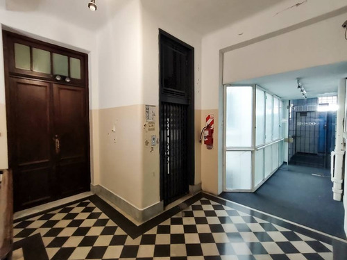 Imagen 29 de 30 de Vivienda / Oficina De 6 Ambientes Con Terraza Y Balcón En San Nicolás