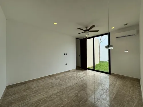 Casa En Venta De 1 Planta En Privada Adana Xcanatun, Mérida, Yucatán