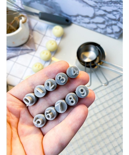 Imagem 3 de 10 de Kit Carimbo Brigadeiro Alfabeto, Numeros E Acentos Confeitar