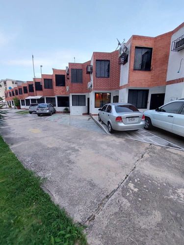 Imagen 2 de 2 de Townhouse En Venta Naguanagua 0414-4134289 Jhoanna Valdez