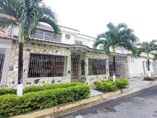 Rent-a-house Vende Bellísima Casa, En La Urbanización Guaraimita, La Victoria, Estado Aragua, 23-13525 Gf.