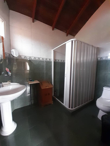 Imagen 12 de 14 de Townhouse En Venta Juanico, Urb. Villas Victoria