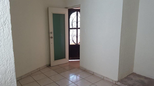 Local En Venta En Esquina Avenida Santa Fe Con 2 Departamentos