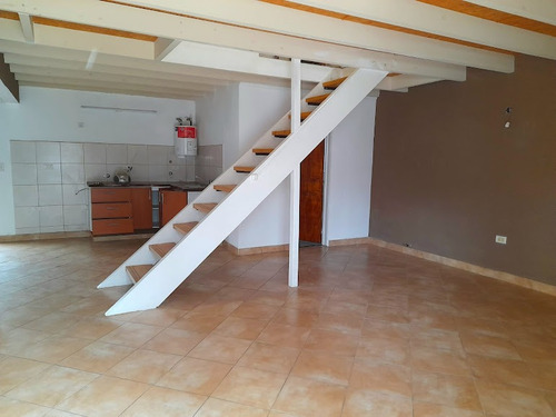 Casa De Dos Pisos En La Falda Cordoba