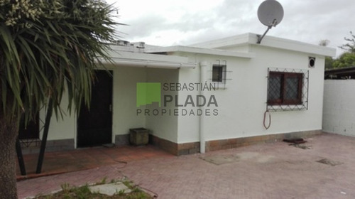 En Dos Padrones, Cuatro Viviendas Y Terreno. - Ref: 48